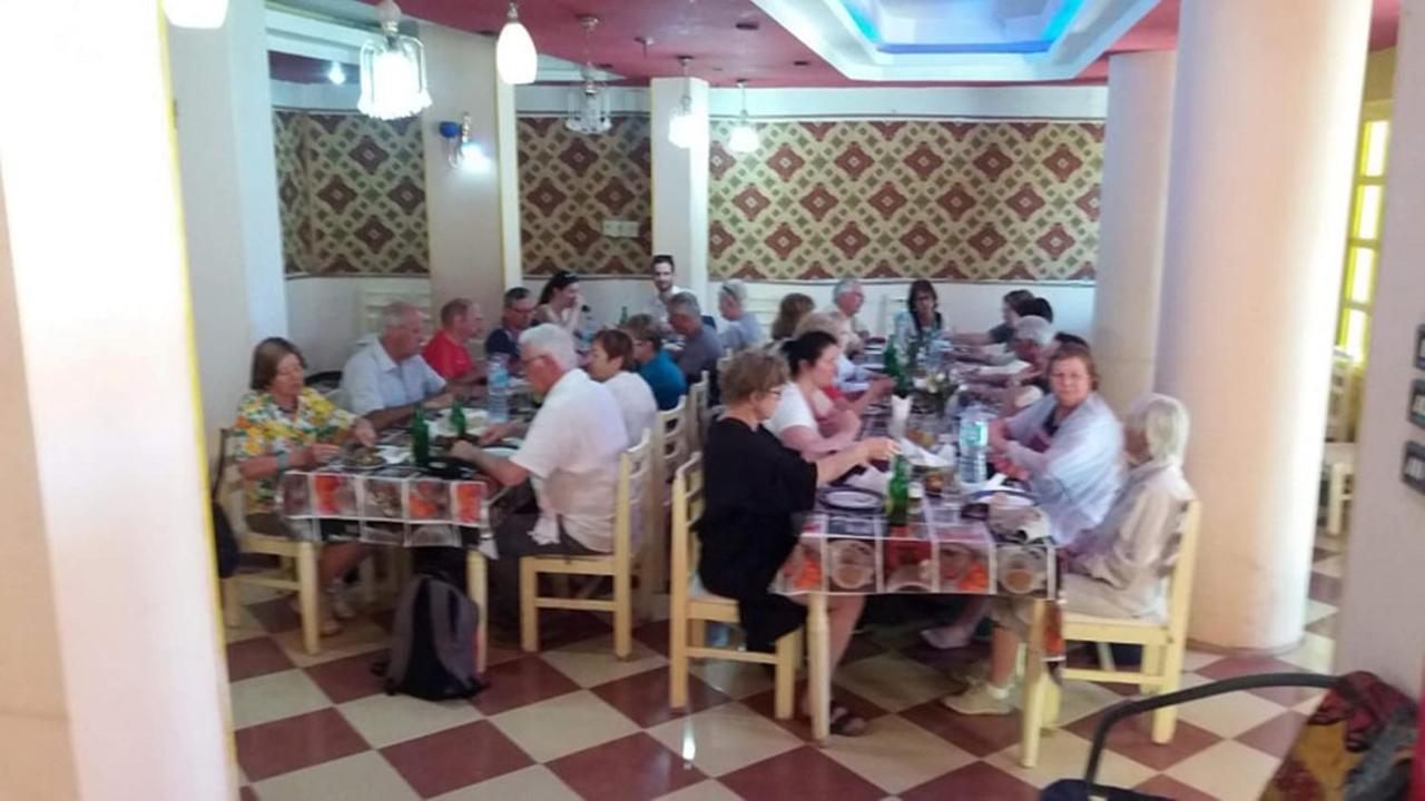 Pharaohs Hotel Луксор Экстерьер фото